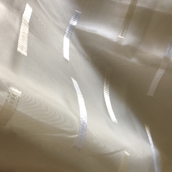 NWT 2 sheer and solid fabric decorative throw accent pillow cushion covers - Picture 4 of 5